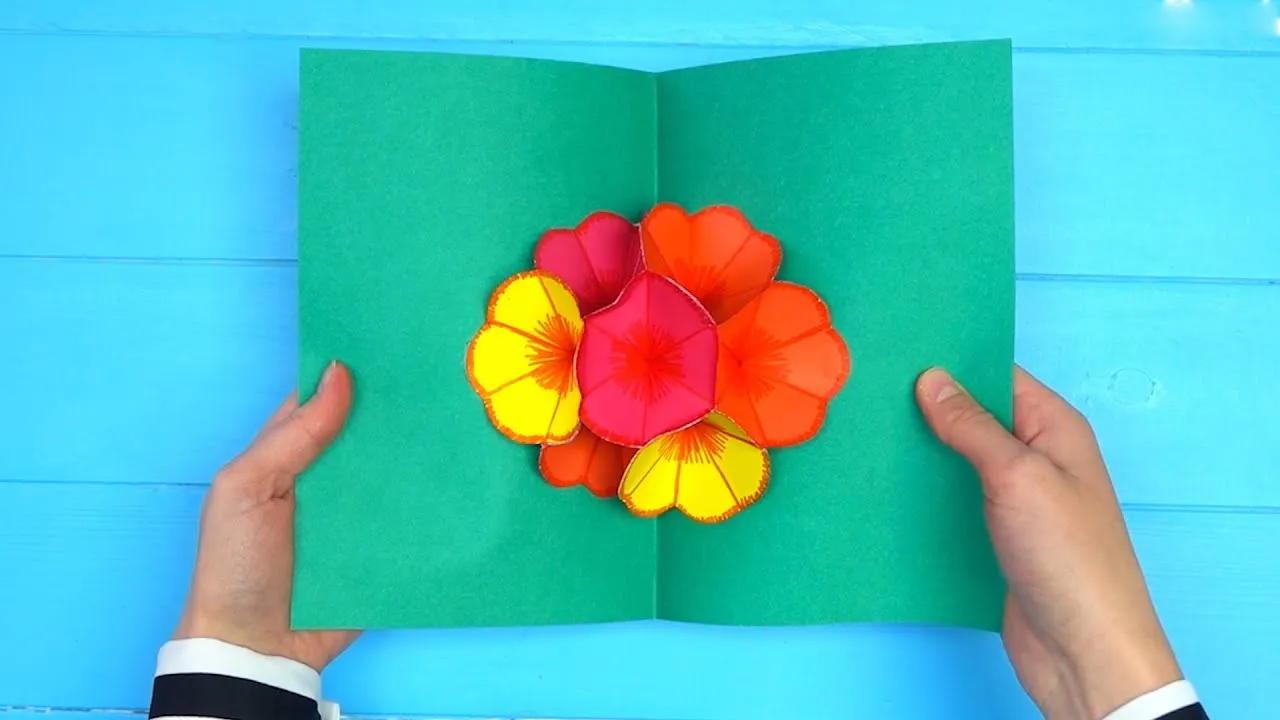 Zdjęcie Magiczna kartka urodzinowa 3D krok po kroku. Zaskocz bliskich własnoręcznym arcydziełem!