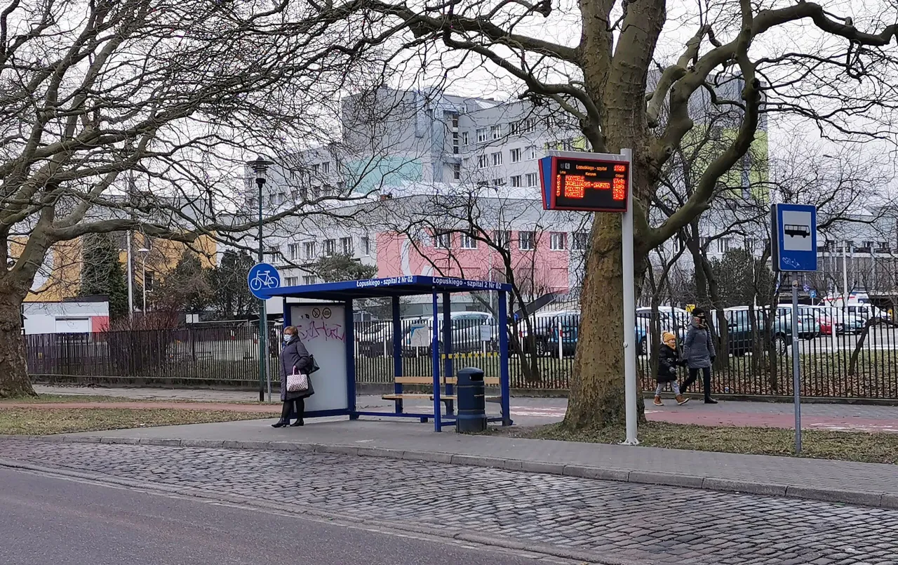 Zdjęcie Gdzie kupić bilety na komunikację miejską w Kołobrzegu? Sprawdź teraz!