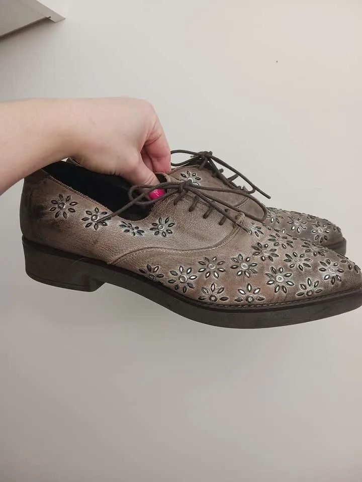 Zdjęcie Cafè Noir buty – poznaj markę, która łączy elegancję z wygodą