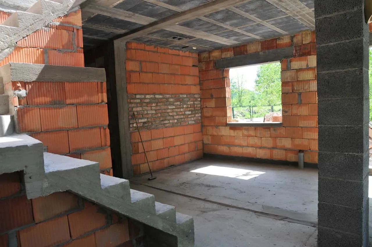 Zdjęcie Czy budynek gospodarczy można przekształcić na mieszkalny? Sprawdź wymagania!