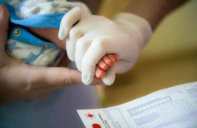 Zdjęcie Badania przesiewowe noworodków: Kiedy spodziewać się wyników?