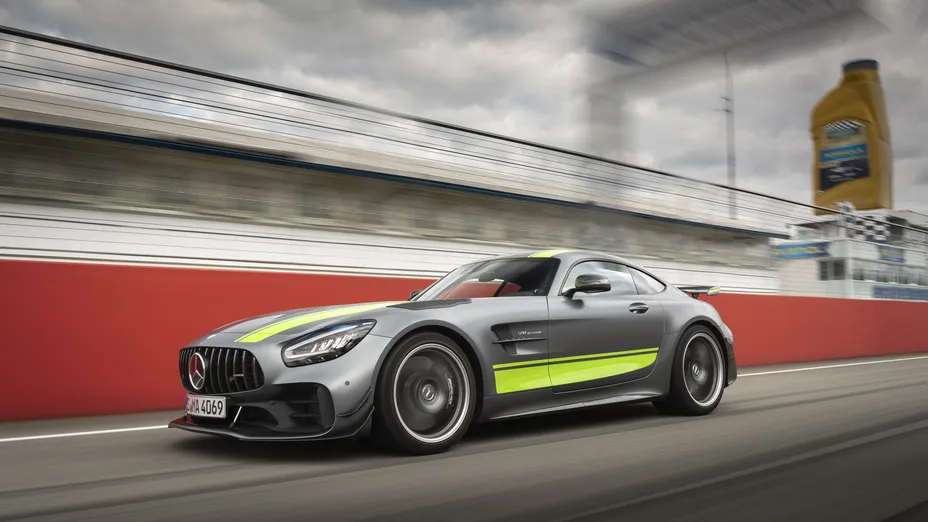 Zdjęcie Mercedes-AMG GT R Pro - wyjątkowe osiągi, design i technologia w jednym