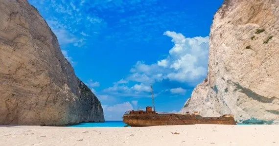 Zdjęcie Zatoka Wraku Zakynthos - odkryj najpiękniejszą plażę Grecji