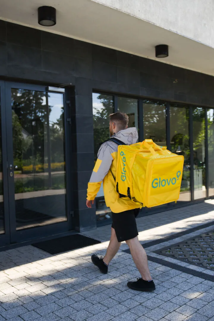 Zdjęcie Jak zatrudnić się w Glovo? Oto kluczowe kroki i wymagania