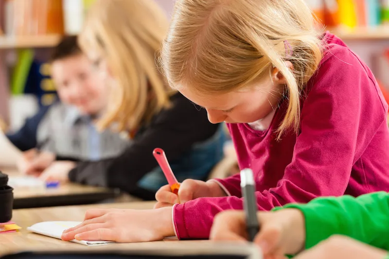 Zdjęcie Skąd nauczyciele biorą sprawdziany? Odkryj najlepsze źródła materiałów