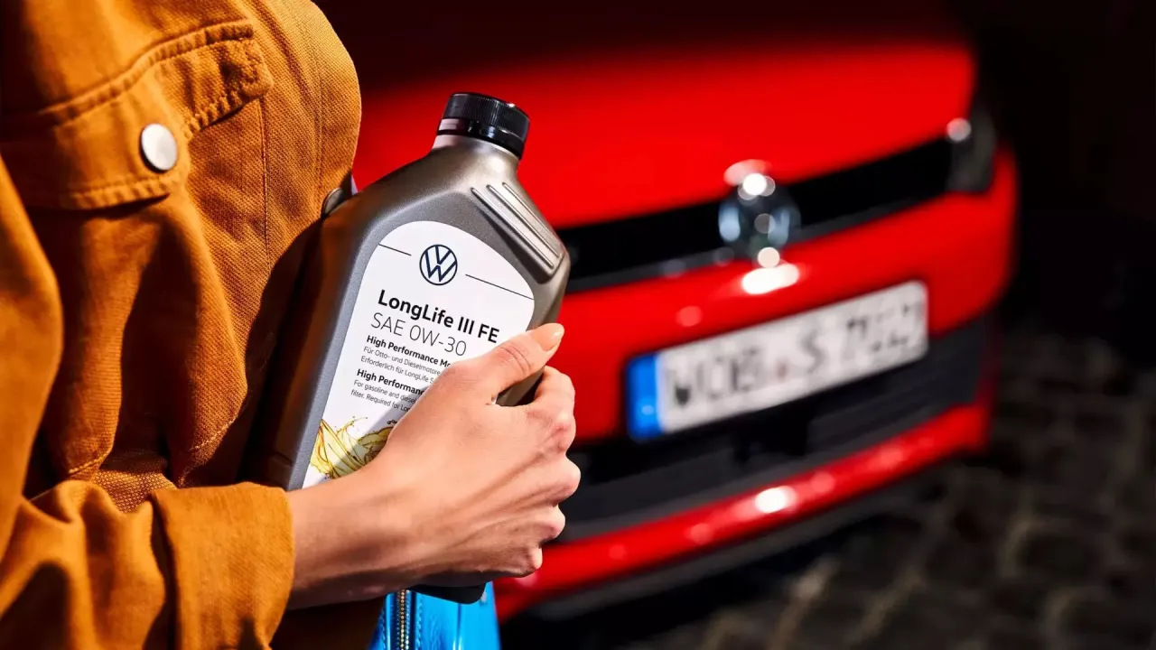Zdjęcie Ile kosztuje wymiana oleju w serwisie VW? Ceny, które zaskakują