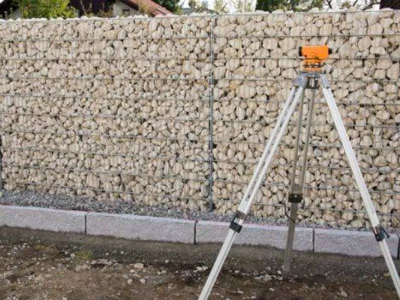 Zdjęcie Jak zrobić ogrodzenie gabionowe - proste kroki i potrzebne materiały