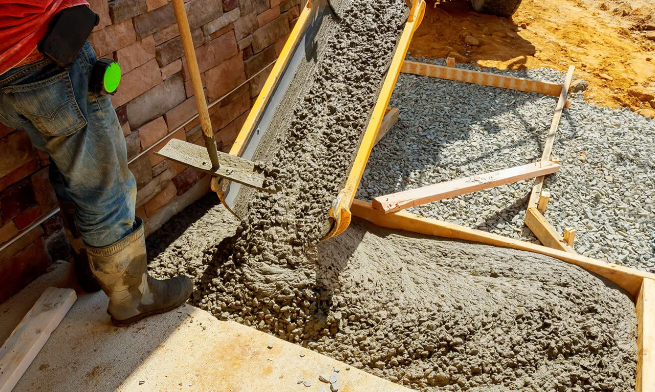 Zdjęcie Jak rozrobić cement - idealne proporcje i techniki mieszania betonu