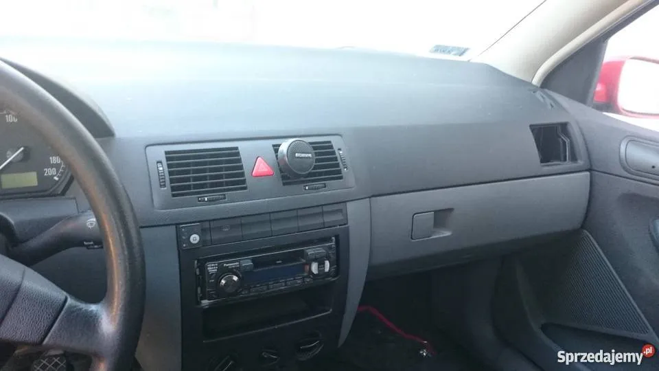Zdjęcie Skoda Fabia: Nowoczesna tablica rozdzielcza i jej funkcje