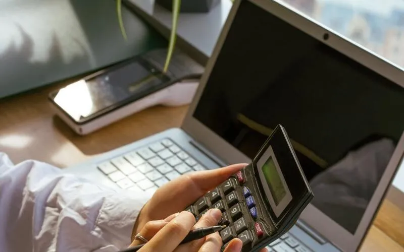 Zdjęcie Jak obliczyć stopę zwrotu z nieruchomości kalkulator - uniknij strat w inwestycjach