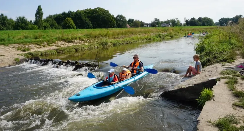 Zdjęcie Spływ kajakowy Legnica: Trasy, Ceny i Poradnik Organizacyjny