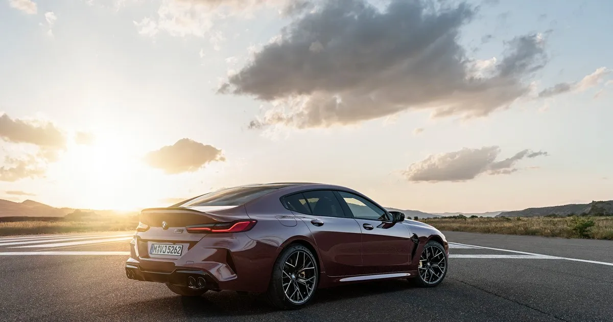 Zdjęcie BMW M8 Coupé - Moc, osiągi i unikalne cechy, które zaskakują