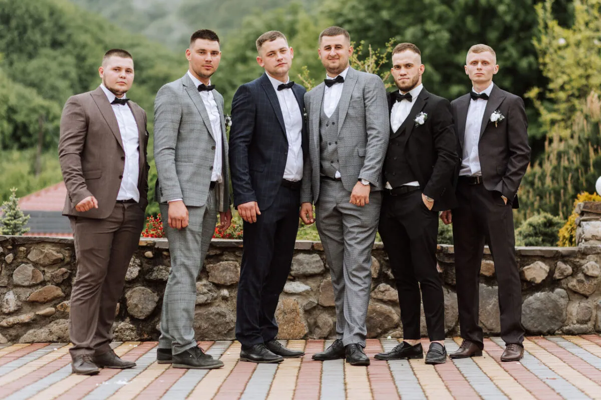 Zdjęcie W czym na wesele facet? Idealne stylizacje dla mężczyzn na wesele