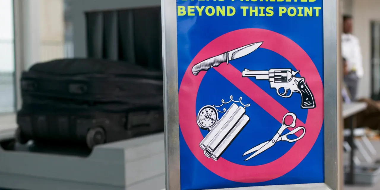 Zdjęcie Czego nie wniesiemy na pokład samolotu? Oto zakazane przedmioty