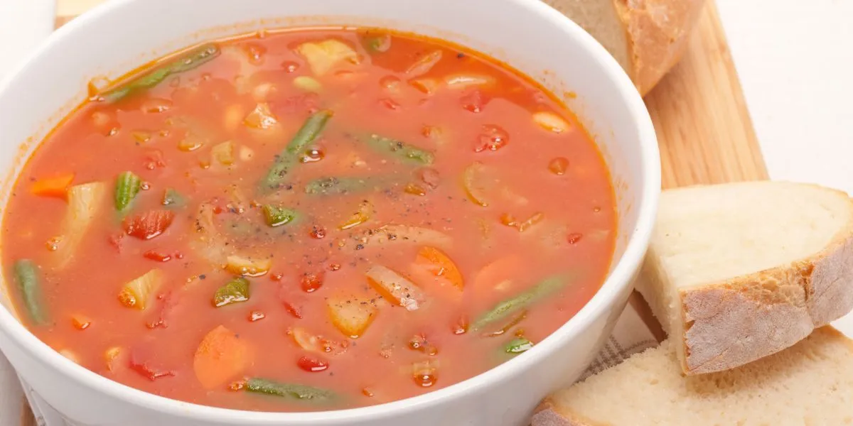 Zdjęcie Minestrone: Filozofia smaku i jak ugotować idealną zupę