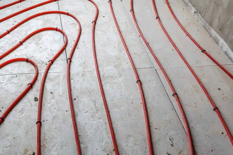 Zdjęcie Jaki gruby styropian pod ogrzewanie podłogowe? Klucz do oszczędności energii
