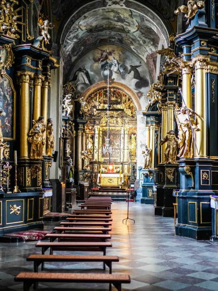 Zdjęcie Sanktuarium w Leżajsku: historia, cuda i tajemnice pielgrzymów