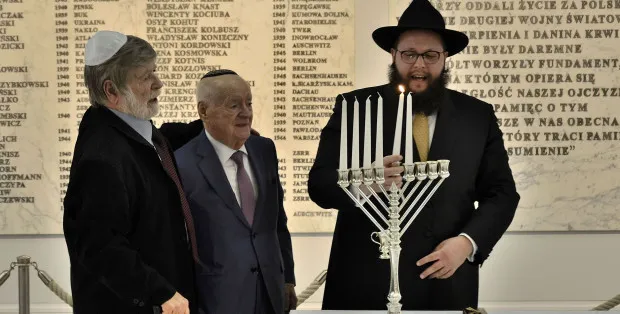 Zdjęcie Chanuka w sejmie od kiedy? Historia ceremonii, która zaskakuje