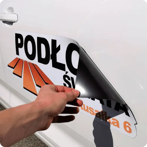 Zdjęcie Druk na folii magnetycznej: trwałe i elastyczne rozwiązania reklamowe