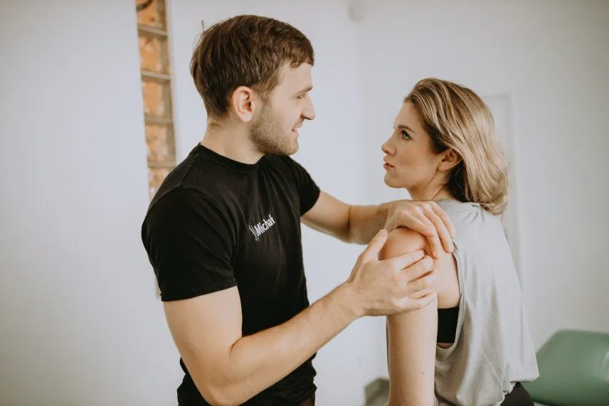 Zdjęcie Czy rehabilitacja boli? Poznaj prawdę o bólu w terapii fizycznej