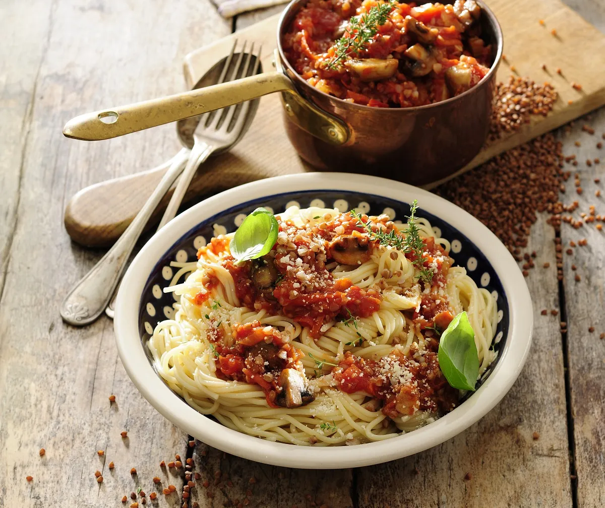 Zdjęcie Szybkie i zdrowe spaghetti z boczniakami - idealne dla wegetarian