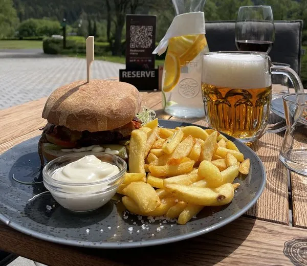 Zdjęcie Karlowe Wary gdzie zjeść: najlepsze restauracje i smaki, które musisz spróbować