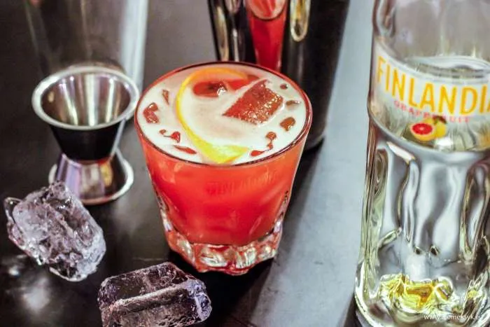 Zdjęcie Wódka grejpfrutowa z czym pić – odkryj najlepsze połączenia drinków