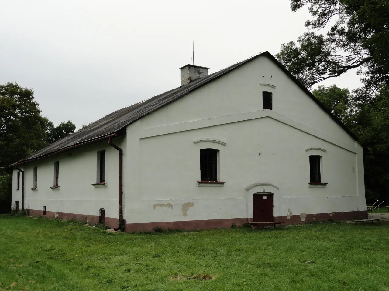 Zdjęcie Chata Skansen w Witulinie - historia, usługi i idealne miejsce na imprezy