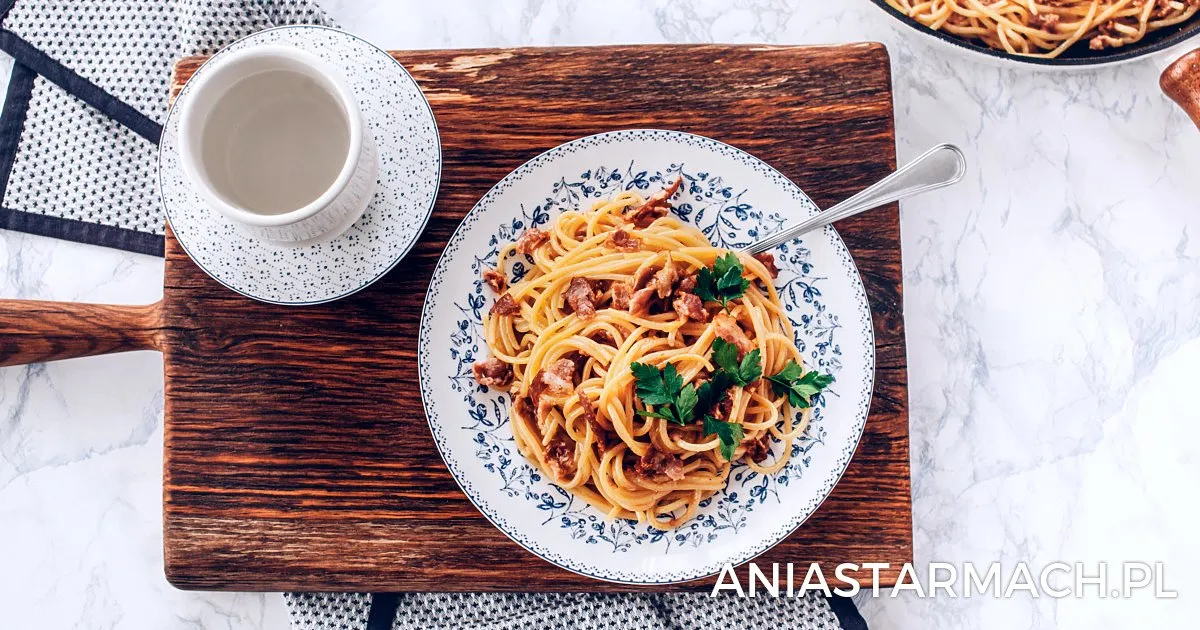Zdjęcie Spaghetti carbonara z boczkiem – łatwy przepis na włoskie danie