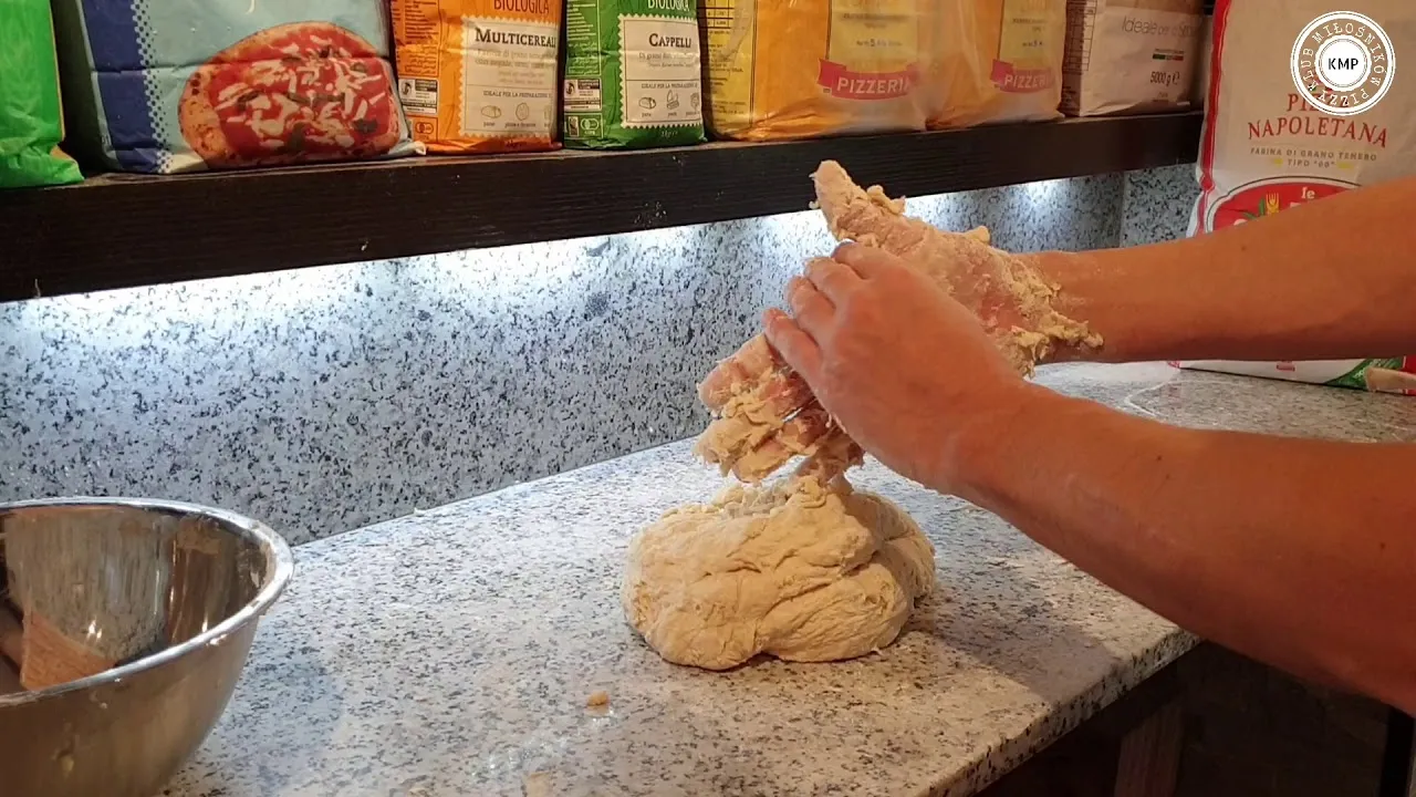 Zdjęcie Jak wyrabiać ciasto na pizzę - uniknij najczęstszych błędów