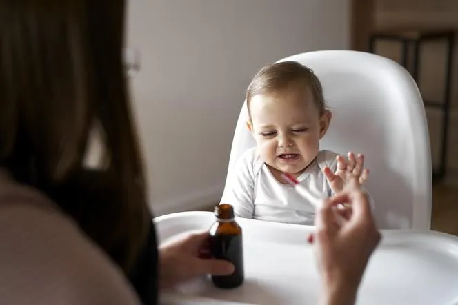Zdjęcie Jak bezpiecznie podać dziecku lekarstwo? Skuteczne metody i porady dla rodziców
