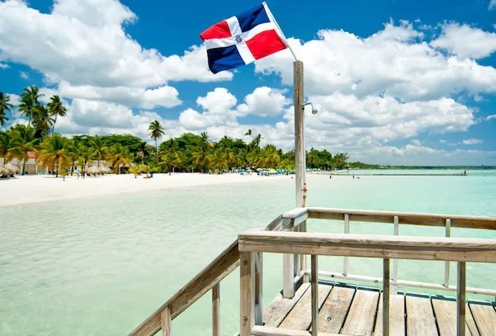 Zdjęcie Jakie tajemnice kryje flaga Dominikany? Znaczenie, historia