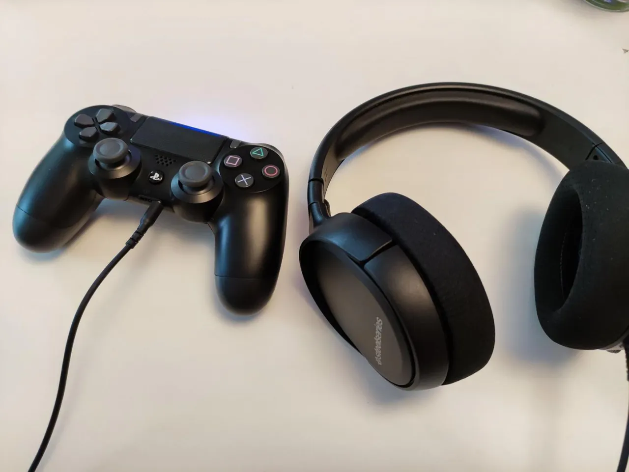 Zdjęcie Jak podłączyć słuchawki Bluetooth do PS4 - uniknij problemów z połączeniem