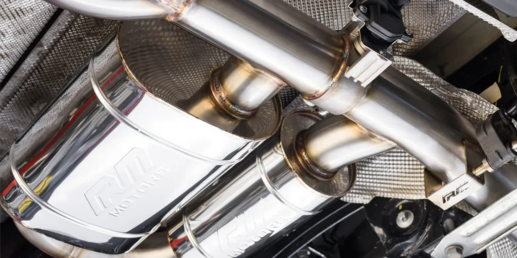 Zdjęcie Zatkany wydech objawy – poznaj niebezpieczne sygnały w silniku