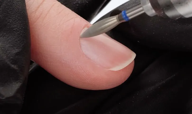 Zdjęcie Skuteczne sposoby na suche skórki wokół paznokci, które pomogą