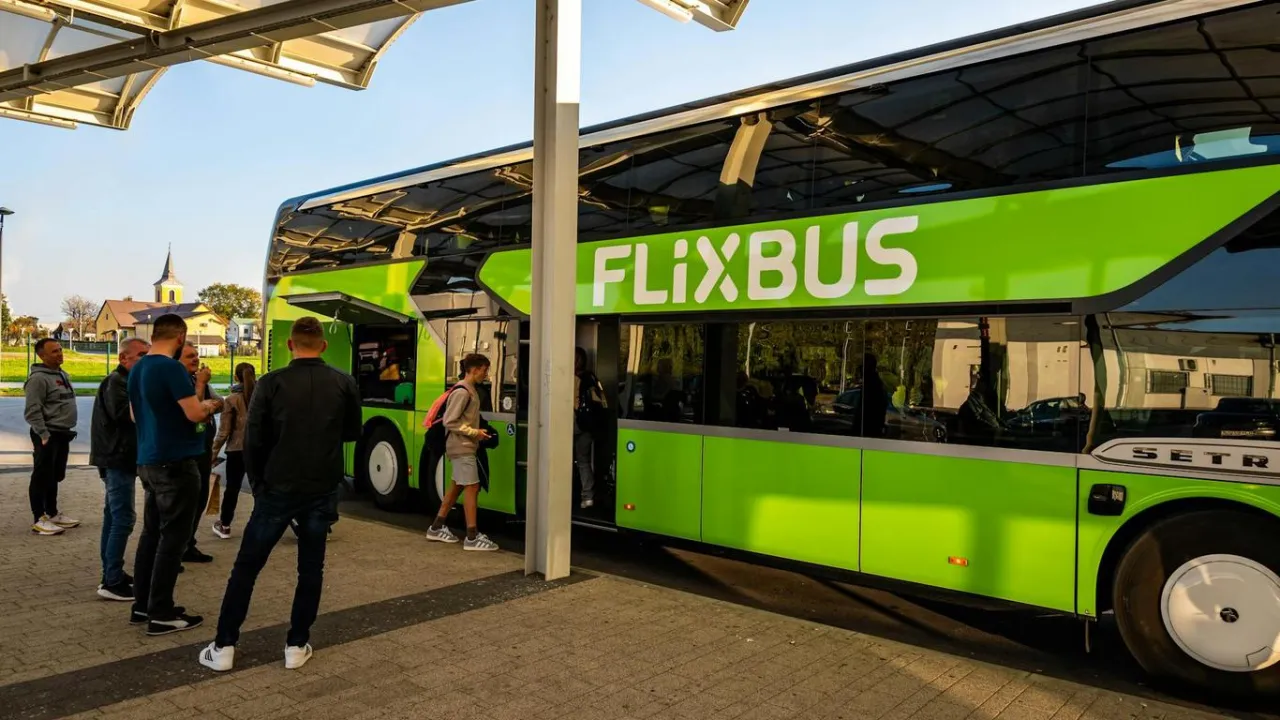 Zdjęcie Flixbus Rzym: Gdzie odjeżdżają autobusy? Sprawdź dworce i dojazd!
