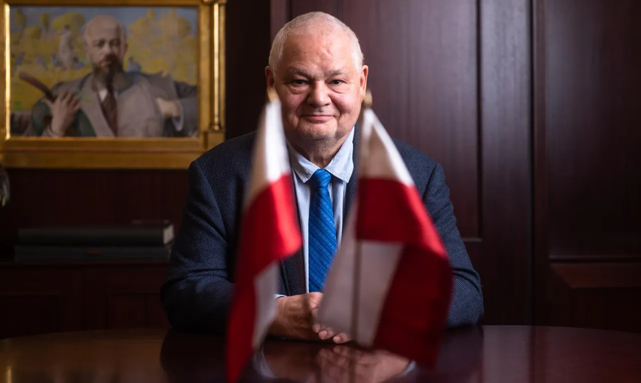 Zdjęcie Ile zarabia prezes NBP? Zaskakujące wynagrodzenie Adama Glapińskiego