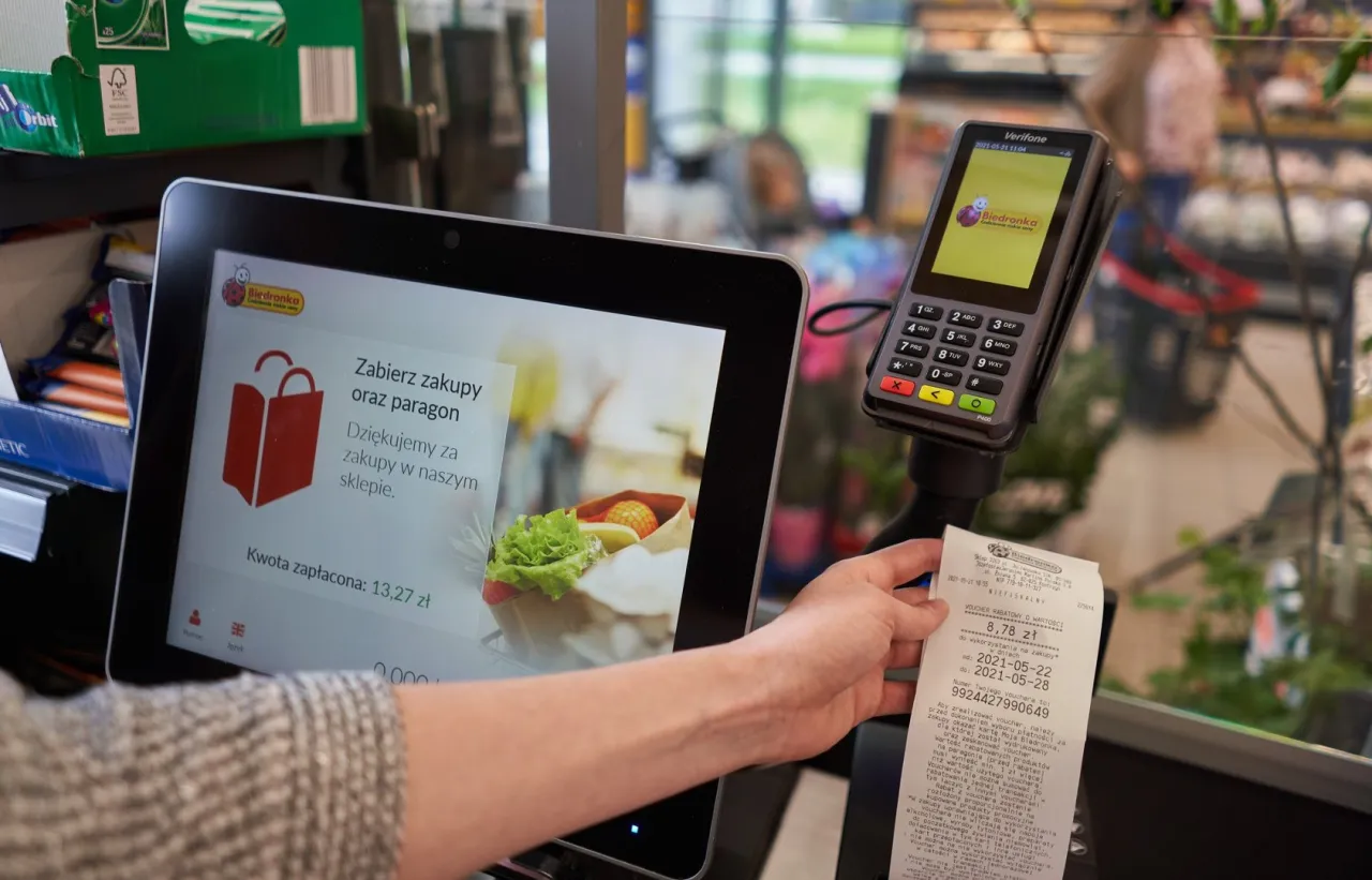 Zdjęcie Ile można zarobić na kasie w supermarkecie? Zaskakujące różnice w pensjach