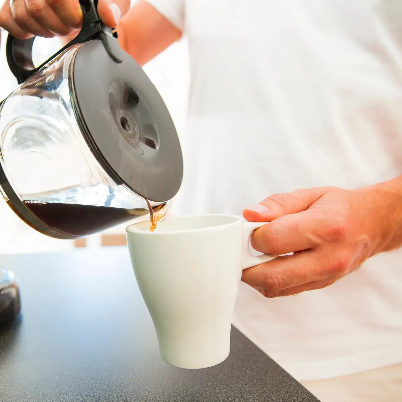 Zdjęcie Kaffeemaschine entkalken mit Essigessenz: So vermeiden Sie Schäden