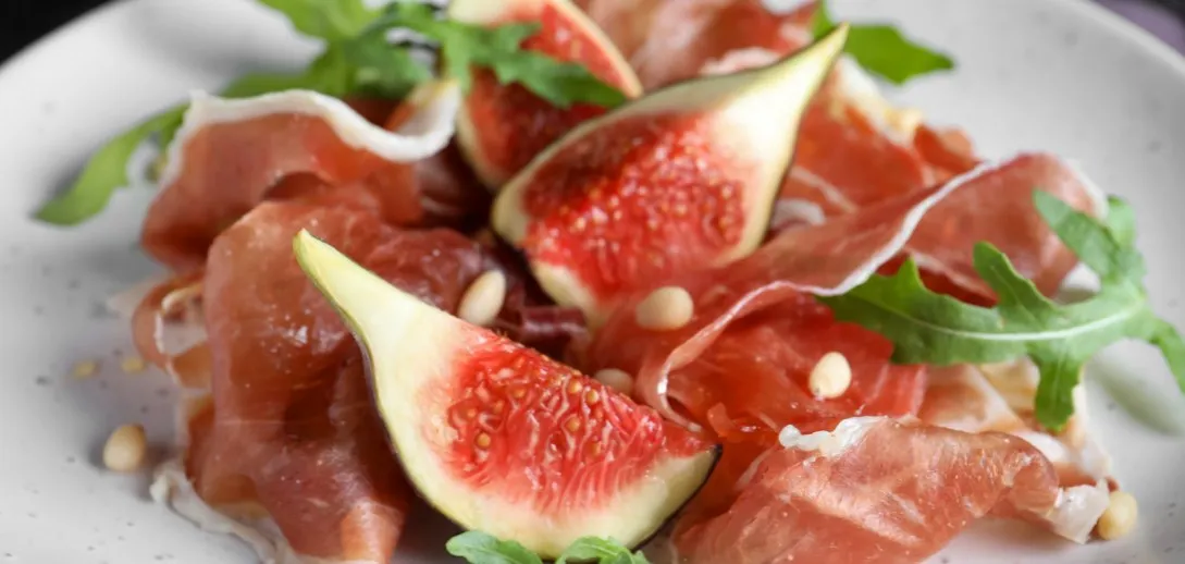 Zdjęcie Kiedy sezon na figi? Poznaj najlepszy czas na świeże owoce