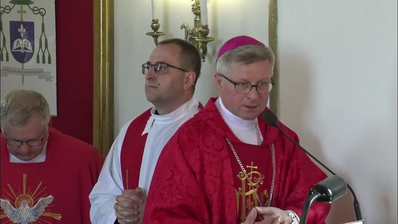 Zdjęcie Godziny sumy w kościele – kiedy dokładnie się odbywa i czy się zmieniają?