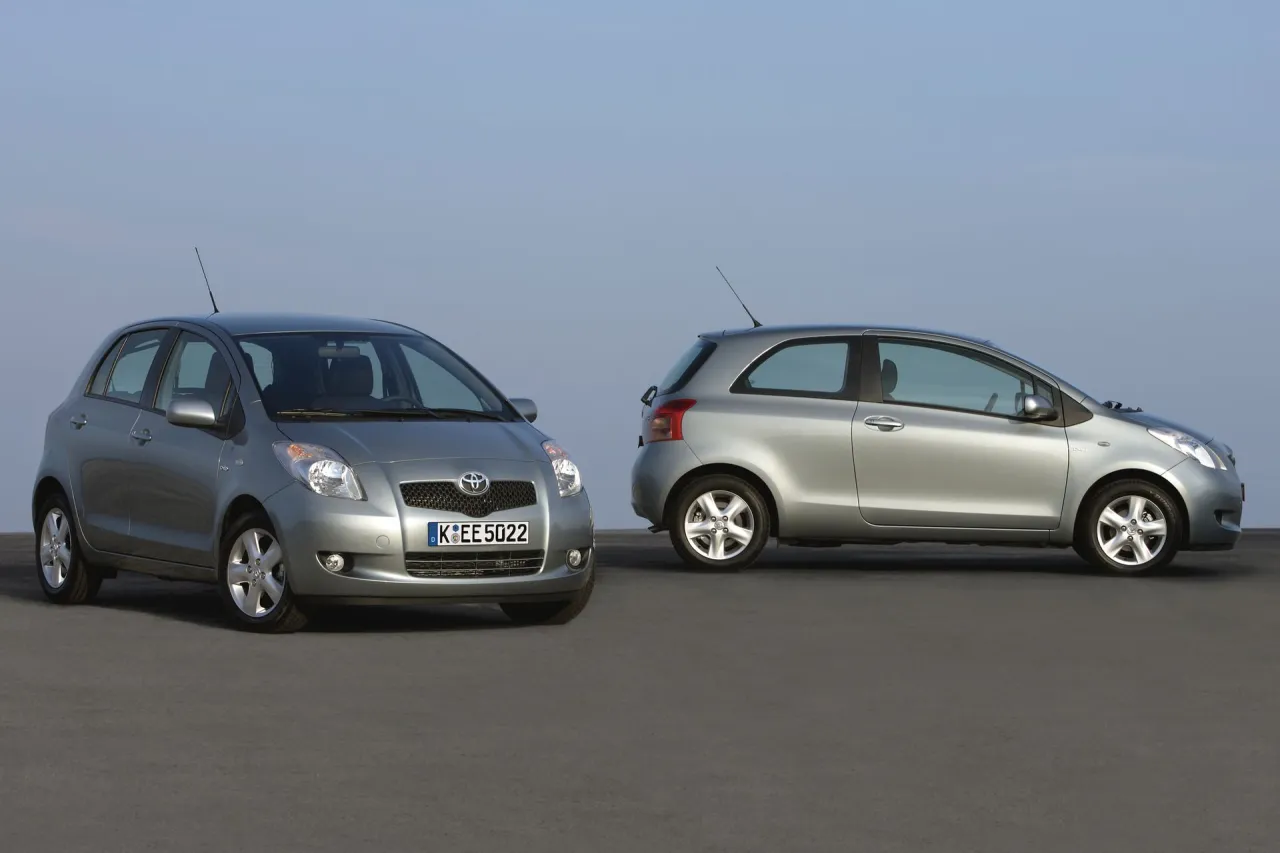 Zdjęcie Toyota Yaris jaki silnik - porównanie opcji silnikowych i osiągów