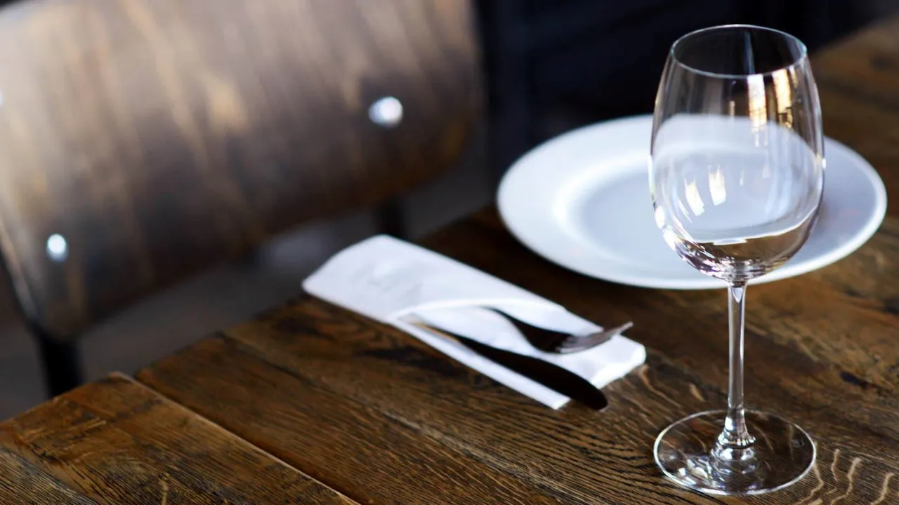 Zdjęcie Ile kosztuje lampka wina w restauracji? Ceny, które Cię zaskoczą