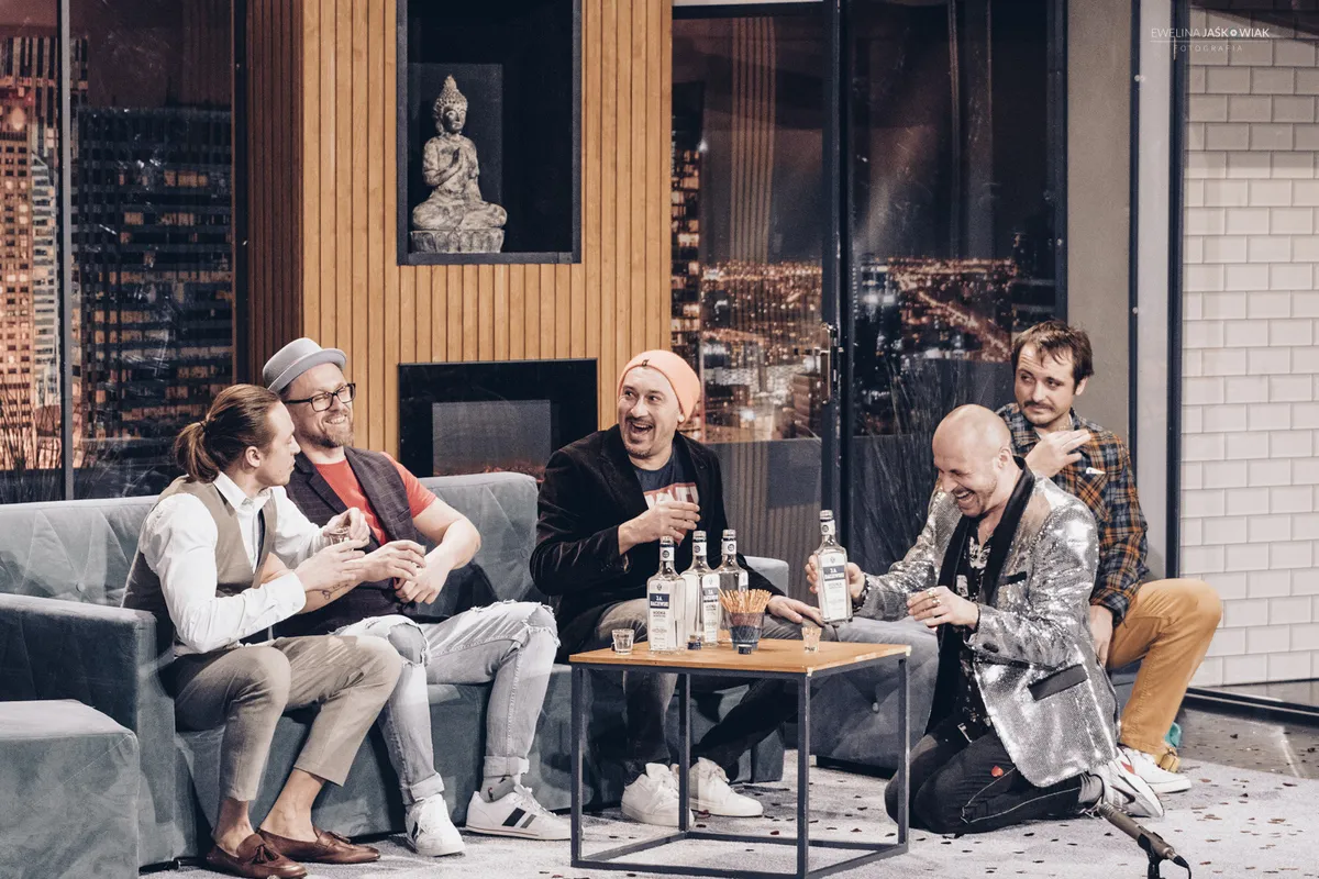 Zdjęcie Wieczór kawalerski spektakl - odkryj niezapomniane chwile i emocje