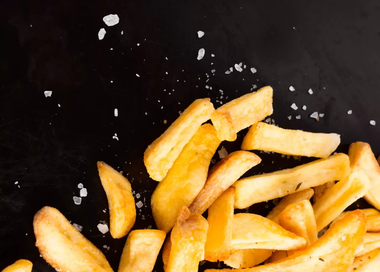 Zdjęcie Frytki z piekarnika: Ile kcal? Zr&oacute;b zdrowszą wersję!