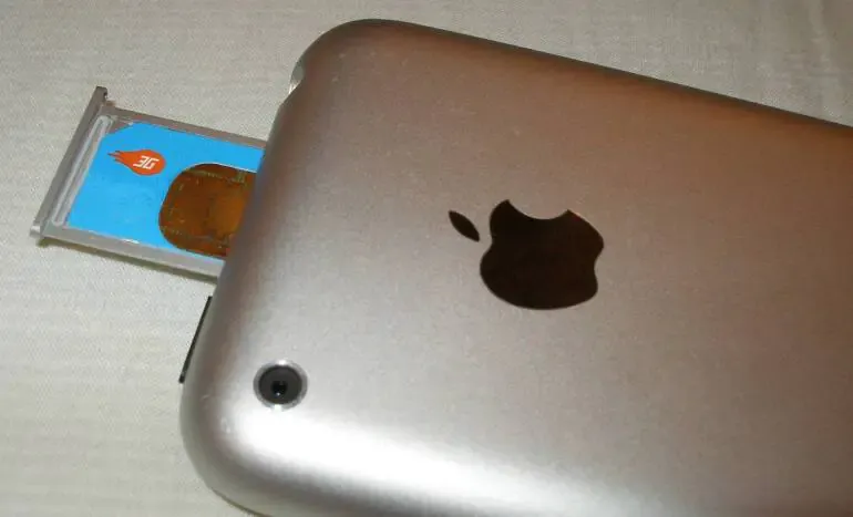 Zdjęcie Jaki był pierwszy iPhone i dlaczego zmienił świat smartfonów?
