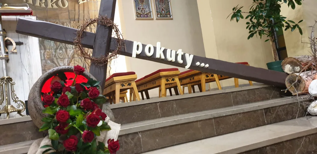 Zdjęcie Jak udekorować ołtarz na wielki post, aby uniknąć przesady i chaosu
