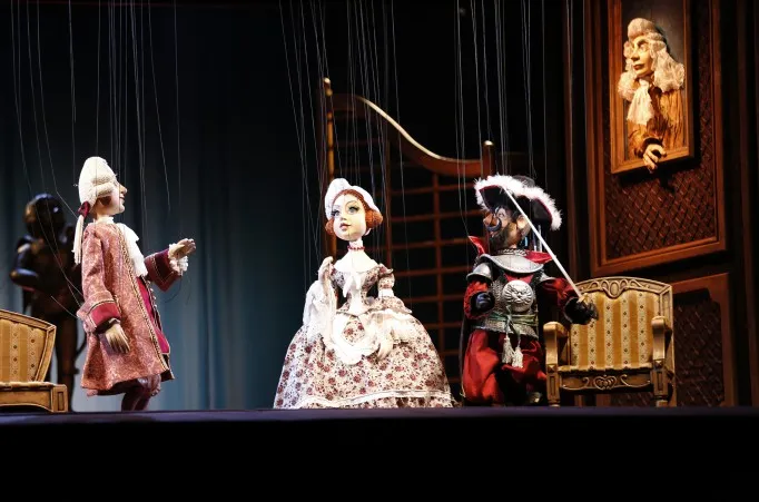 Zdjęcie Teatr marionetek: Fascynująca historia i najważniejsze miejsca w Polsce