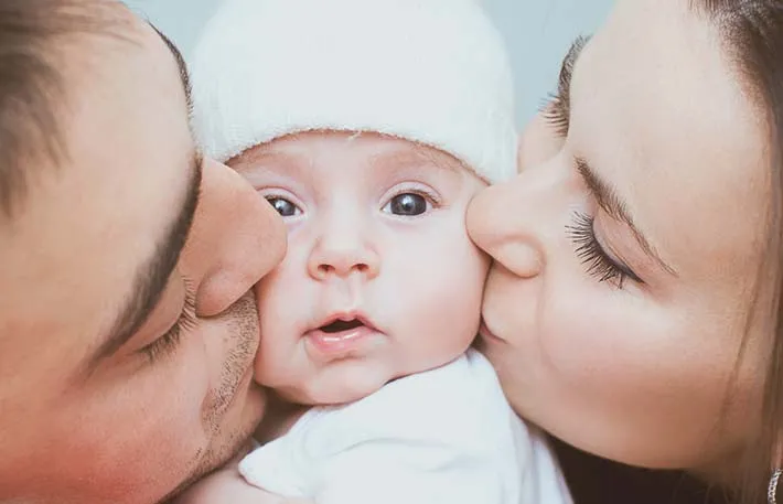 Zdjęcie Czy serum z witaminą C można stosować pod oczy bez obaw o podrażnienia?