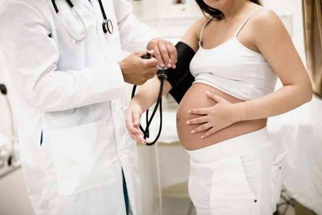 Zdjęcie Umowa do dnia porodu: co dalej z pracą i świadczeniami?